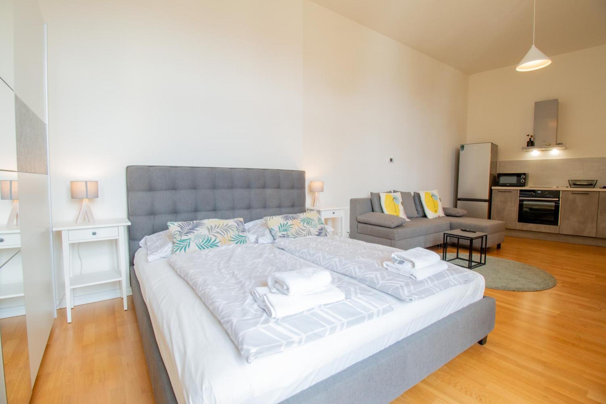Stay Inn Apartments Stepanska Apartament *